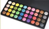 Paleta de 40 sombras Shimmer.'