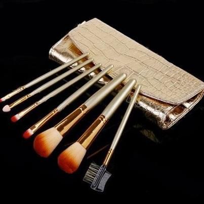 Kit 7 Pincéis Dourados.'
