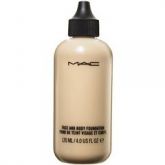 Face and Body Foundation da MAC.