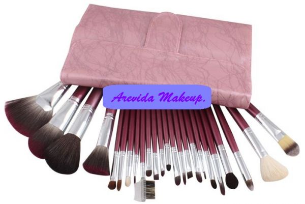 Kit 24 Pincéis - Acompanha Case.'