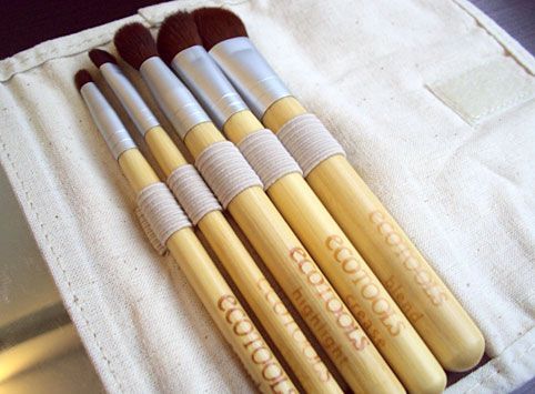 Kit 5 Pincéis de Olhos (Ecotools).'